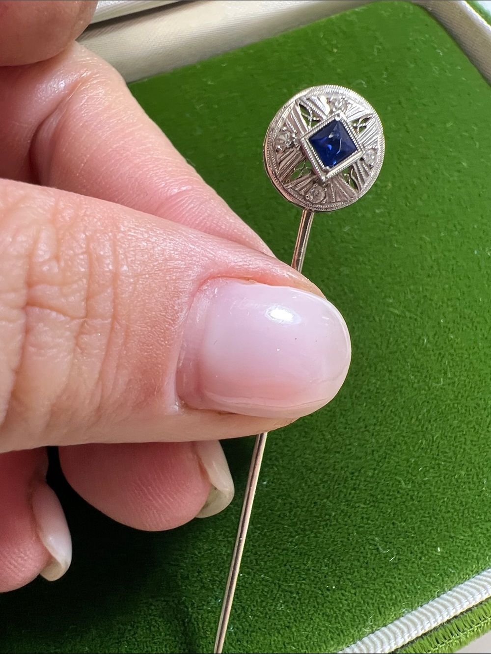 14k white gold sapphire and diamonds stick pin